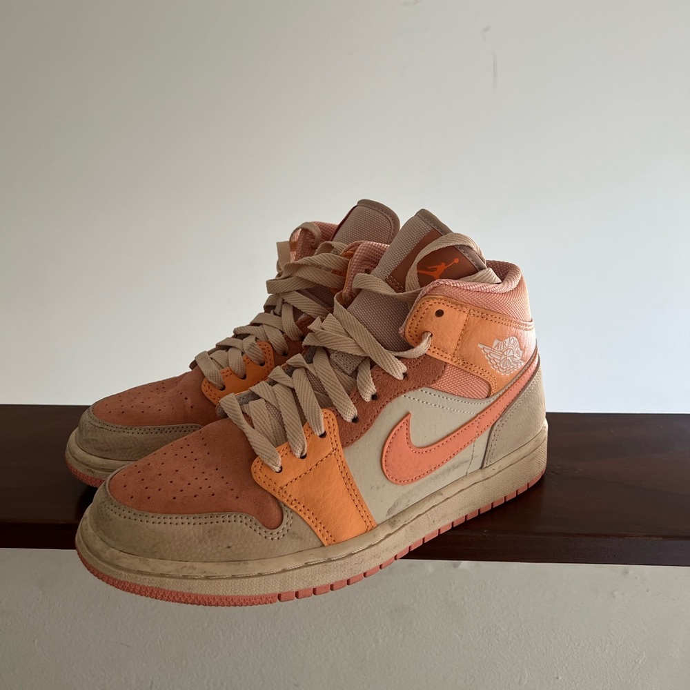 Womens Air Jordan 1 Mid 'Apricot'